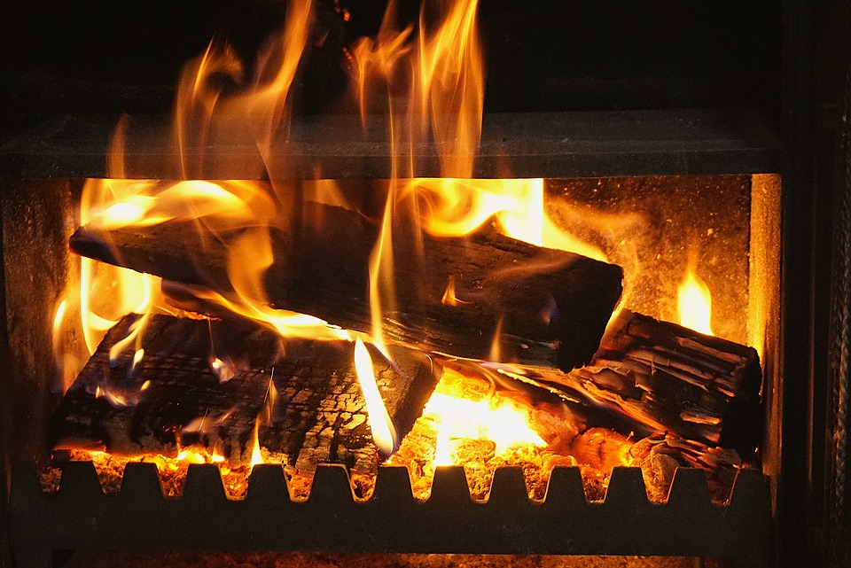 hoření dřeva